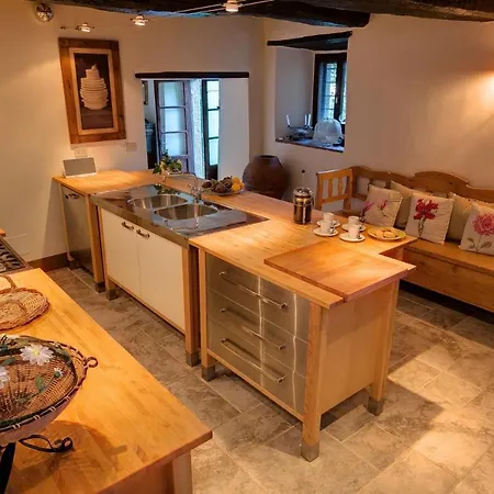 فيلة Mengaccini Sleeps 14 Pool Wifi