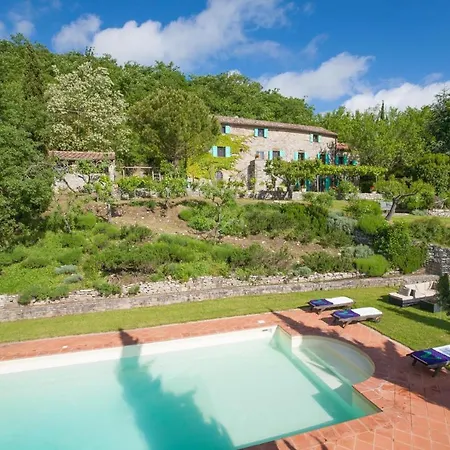 Mengaccini Sleeps 14 Pool Wifi Pierle